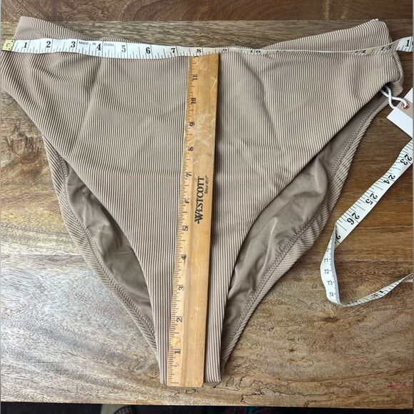 Good American always better cheeky bikini bottom in Latte size 4 (XL) - Picture 2 of 3